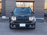【フロントグリル】7スロットルグリルはJeep伝統の証です。SUVのみにこだわり続けている伝統あるJeep車へお乗り頂いてみてはいかがですか?