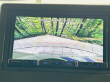 【バックカメラ】駐車時に後方がリアルタイム映像で確認できます。大型商業施設や立体駐車場での駐車時や、夜間のバック時に大活躍!運転スキルに関わらず、今や必須となった装備のひとつです!