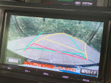 【バックカメラ】駐車時に後方がリアルタイム映像で確認できます。大型商業施設や立体駐車場での駐車時や、夜間のバック時に大活躍!運転スキルに関わらず、今や必須となった装備のひとつです!