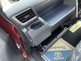 ダッシュボード周辺画像です。小物を置くのに便利な収納スペースです(^^♪