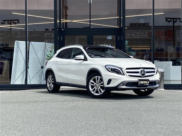 GLAクラス GLA180 オフロード 本革シート サンルーフ