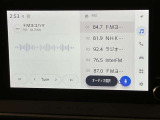 ディスプレイオーディオです。ナビゲーションは付いてございません。携帯電話を接続し地図を画面に表示する事が可能となります(対応機種に津、今してはスタッフまでお問合せ下さい)