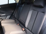 内装の質感も良く、落ち着いた雰囲気のリヤシート。輸入車らしい上質さを感じていただけます。