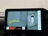 パノラミックビューモニター(シースルービュー機能つき)愛車を上から眺めた映像をナビ画面に表示いたします。メーカーオプション品につき後付けできません。