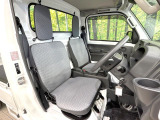 運転席シート廻りは使用感も少なく、良好な状態となっています。丁寧に使われていたことがよくわかりますね。