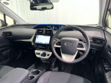 運転席まわりです。 各操作スイッチは使いやすい位置に配置されてます。