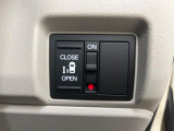 【パワースライドドア】スマートキーや運転席のスイッチで後席スライドドアの開閉が可能♪電動だから力を入れてドアを開ける必要が無く、小さなお子様でも簡単に開け閉めでき快適です♪
