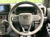 インテリアに合わせたデザインのステアリングは、運転される方のことも考え、運転しやすい形状、大きさです。是非一度、実際に触ってお確かめください。