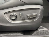 パワーシート搭載。微妙な調整が手軽にでき、最適なポジションで運転することが可能です。