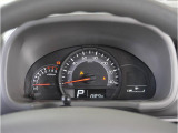 【明るく見やすいメーター】視認性が良く明るく見やすいメーター。運転者にとって見やすいメーターは運転していても疲れないですよね。