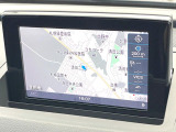 ●純正ナビ:一体感のあるナビは、高級感ある車内を演出してくれます。Bluetooth再生などオーディオ機能も充実しておりますので、運転もより楽しめます♪