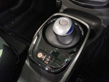 ★フロアシフトを搭載しています♪またポイント5鈴鹿店では愛車に傷・ヘコミがついてしまった際の板金・デント修理も行っています♪お困りの際はフリーダイヤル 0078-6002-706736 をご利用下さい