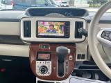 グローブボックスは広々収納。車検証や説明書などをまとめてしまいこめます♪