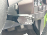 【クルーズコントロール】高速道路もラクラク走行。アクセルを離しても一定速度で走行ができ、長距離運転時の負担を軽減!加速・減速も簡単なスイッチ操作で調整できます。