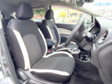 運転席シート廻りは使用感も少なく、良好な状態となっています。前オーナー様が丁寧に使っていたことがよくわかりますね。