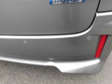 リヤバンパーに4つの超音波センサーを内蔵し、車両後方にある障害物を検知。透明なガラスなども検知でき、コンビニの駐車場などでの衝突回避をサポートします☆