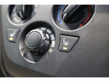 シートヒーター装備付き車!!座席に埋め込まれた電熱線によりシートを暖めることが出来る装備で、温められたシートは、寒い冬には最適です!!