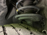 お車を安心してお乗りいただく為には、足回りの定期点検が欠かせません。サービスサポート(有償保証)では無料点検もご提供しており、安心のカーライフをお過ごしいただけるサポート体制が整っています。