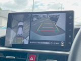 【パノラミックビューモニター】専用のカメラにより、上から見下ろしたような視点で360度クルマの周囲を確認することができます☆死角部分も確認しやすく、狭い場所での切り返しや駐車もスムーズに行えます。