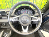 【純正革巻きステアリング】上質な革を使用することで、手にしっかり馴染みとても運転しやすいハンドルです♪
