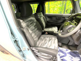 運転席シート廻りは使用感も少なく、良好な状態となっています。丁寧に使われていたことがよくわかりますね。