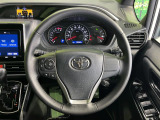 【純正革巻きステアリング】上質な革を使用することで、手にしっかり馴染みとても運転しやすいハンドルです♪