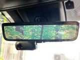 【デジタルインナーミラー】後席の大きな荷物や同乗者で後方が確認しづらい時でも安心!カメラが撮影した車両後方の映像をルームミラー内に表示。クリアな視界で状況の確認が可能です!