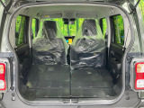 普段のお買い物や通勤、送迎等に十分な荷室スペースを確保しております。セカンドシートを倒すと、大きな荷物の積載も可能です♪