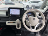 見通しのよいすっきりとした視界で、誰でも運転しやすいです。運転のしやすさは疲れにくさにも繋がりますよ♪