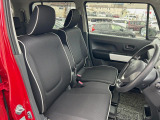 運転席まわりには十分なスペースがあり、大柄な方でもゆったり運転していただける環境です。