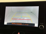 バックモニター付なので後退時に後方が見えるので安心。 車は構造上、死角がたくさんなので万が一を考えると必須ですね。 あくまで補助の為の装備、バックは目視で確認する事が重要ですよ。