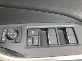 全席パワーウインドです。ドアミラーの格納調整も行えます!