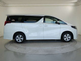 両側パワースライドドア付きだから、狭い駐車スペースなどでの 乗り降りラクラク!小さなお子さまのいるご家庭には嬉しい装備。