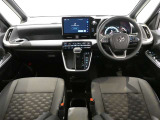 見通しのよいすっきりとした視界で、誰でも運転しやすいです。運転のしやすさは疲れにくさにも繋がりますよ♪