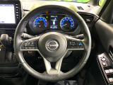 【純正革巻きステアリング】上質な革を使用することで、手にしっかり馴染みとても運転しやすいハンドルです♪