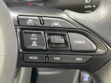 【レーダークルーズコントロール】高速道路での長距離走行が楽に!!自動で速度を保つクルーズコントロールが、衝突軽減システムと連携し、前方の車両を感知して車間を保つように速度調節してくれます!!