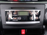純正CDチューナーを装備しております。