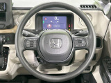 インテリアに合わせたデザインのステアリングは、運転される方のことも考え、運転しやすい形状、大きさです。是非一度、実際に触ってお確かめください。