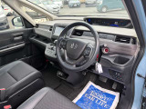 内装も広く運転姿勢も楽々です!