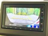 【バックカメラ】駐車時に後方がリアルタイム映像で確認できます。大型商業施設や立体駐車場での駐車時や、夜間のバック時に大活躍!運転スキルに関わらず、今や必須となった装備のひとつです!