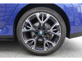 【BMWアロイホイル】軽量かつ強度に拘ったアロイホイル。走行性能ポテンシャルを引き出す設計。