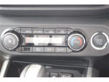 オートエアコン付です。簡単操作で快適に車内温度をコントロールします。