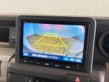 【バックカメラ】リバースにするだけで映ります、後方の安全確認や、狭い駐車場での車庫入れ、雨の日や夜間など視界の悪い時に便利です!安全にバックする為には欠かせない装備です。