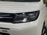 【シーケンシャルターンランプ付きLEDヘッドライト】人気の『流れるウィンカー』付きのLEDヘッドライトを装備♪高級感はもちろん、点灯時は存在感たっぷりで他車からも認識されやすく安心です。