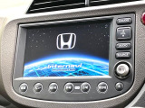 【メーカー純正ナビ】インテリアに溶け込むスタイリッシュな「専用設計」メーカーナビを装備♪視認性や操作性など基本性能にも優れ、より上質なカーライフをお楽しみいただけます。