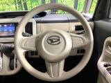 インテリアに合わせたデザインのステアリングは、運転される方のことも考え、運転しやすい形状、大きさです。是非一度、実際に触ってお確かめください。