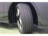 タイヤサイズ 215/45R17。