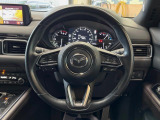 【純正革巻きステアリング】上質な革を使用することで、手にしっかり馴染みとても運転しやすいハンドルです♪