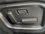 【パワーシート】スイッチ一つで簡単にシートの微調整が可能!電動だから力もいりません!自分に最適なシートポジションにセットして、快適なドライブをお楽しみください。