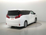 U-Carの販売だけでなく自動車保険、携帯電話の販売も行っております。